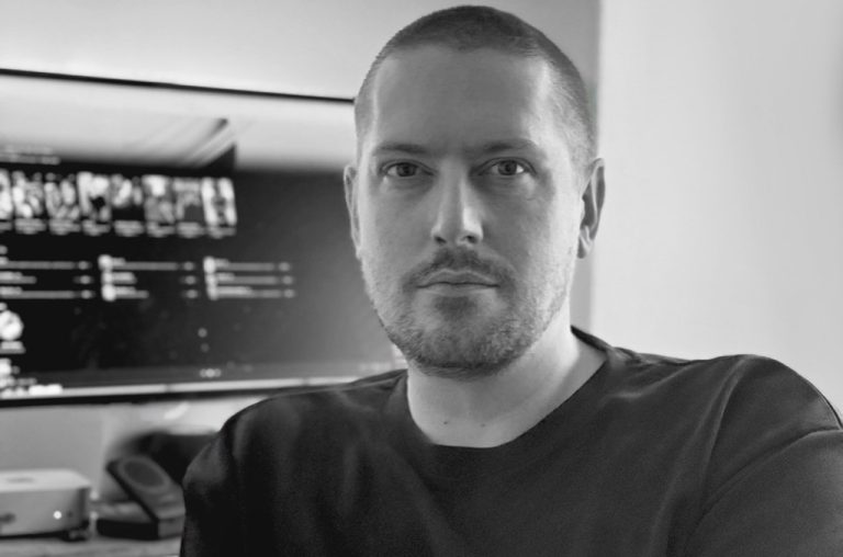 AI Music Creator imoliver Signs Record Deal With Hallwood