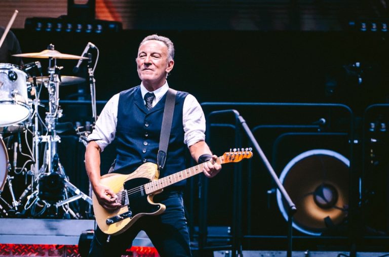 Bruce Springsteen Joins Zach Bryan for 'Atlantic City' at MetLife Show