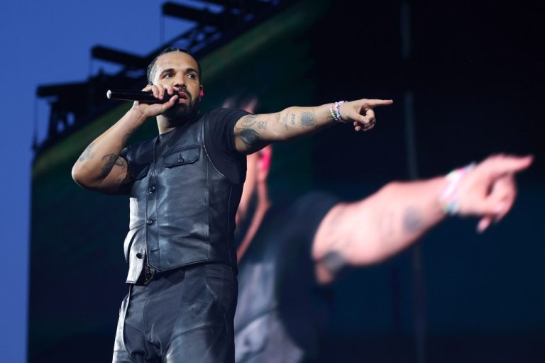 Drake Says His 'Karma Is Straight' and He's Not a 'Snake' During Show
