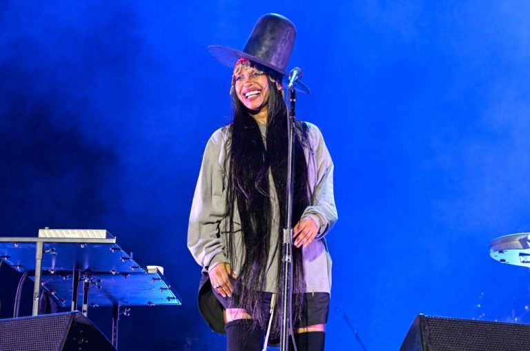 Erykah Badu Announces Dates For 25th Anniversary ‘Mama’s Gun’ U.S. Tour