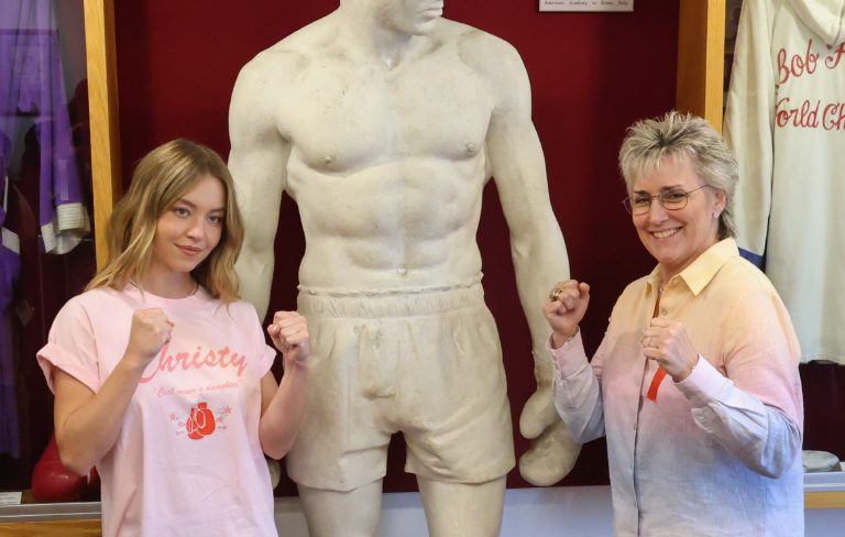 Fans react to first look at Sydney Sweeney as boxer Christy Martin