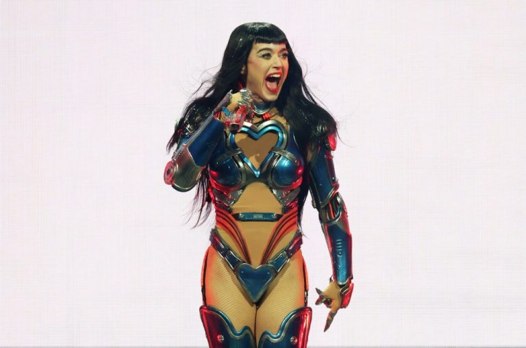 Katy Perry Nearly Falls Off Flying Prop During Concert Malfunction