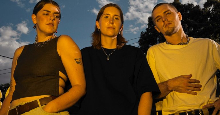 Platonic Sex Announce Debut Album 'Face To The Flywire'