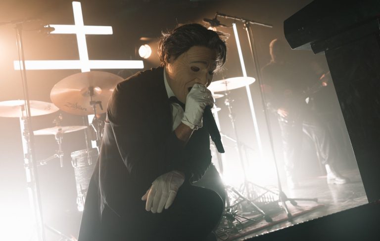Watch President cover Deftones' 'Change (In The House Of Flies)' at London show