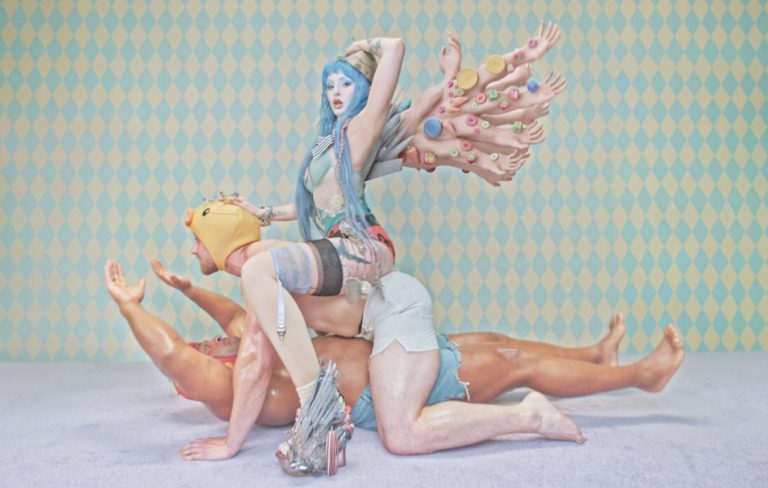 Ashnikko announces "sexy, playful and feminine" second album 'Smoochies' with lively single ‘Trinkets’