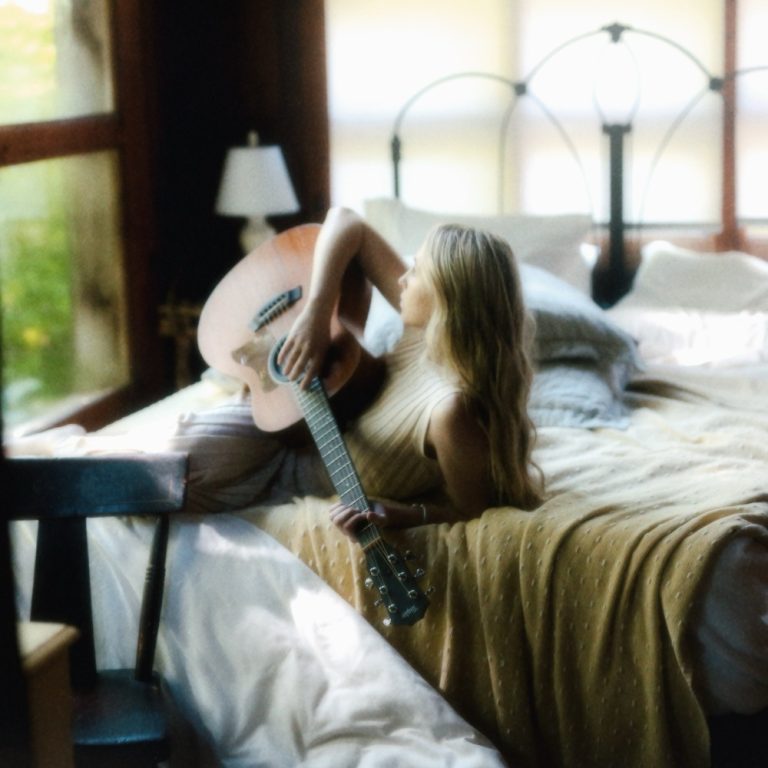 Christina Munsey Shares New Single ‘mileage’