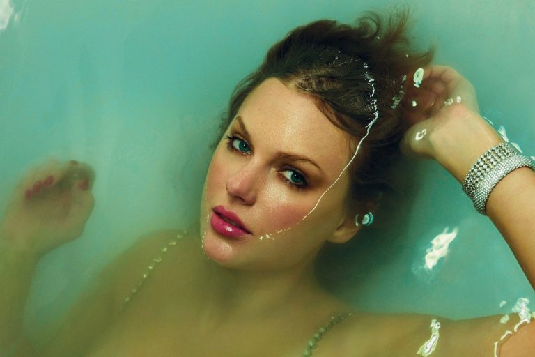 Taylor Swift's Streams Up Following 'Life of a Showgirl' Announcement