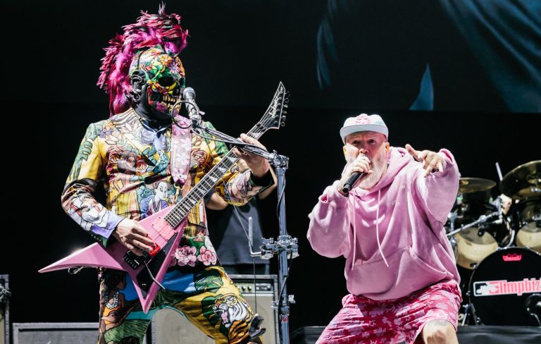 the nu-metal giants keep the hits rollin’ in