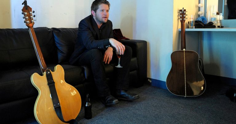 Augie March's Glenn Richards Announces 2025 Solo Tour