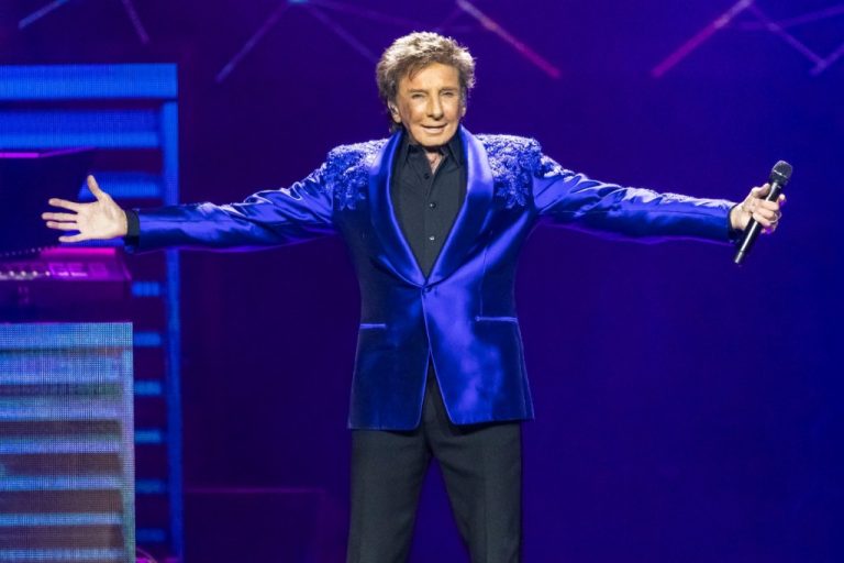 Barry Manilow Announces New ‘Last Last’ U.K. Farewell Concerts