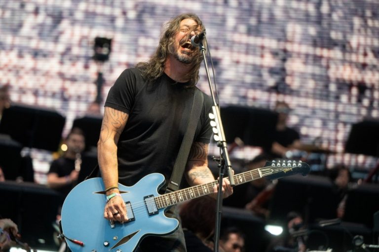 Foo Fighters Tease New Song, Announce First Live Show With New Drummer