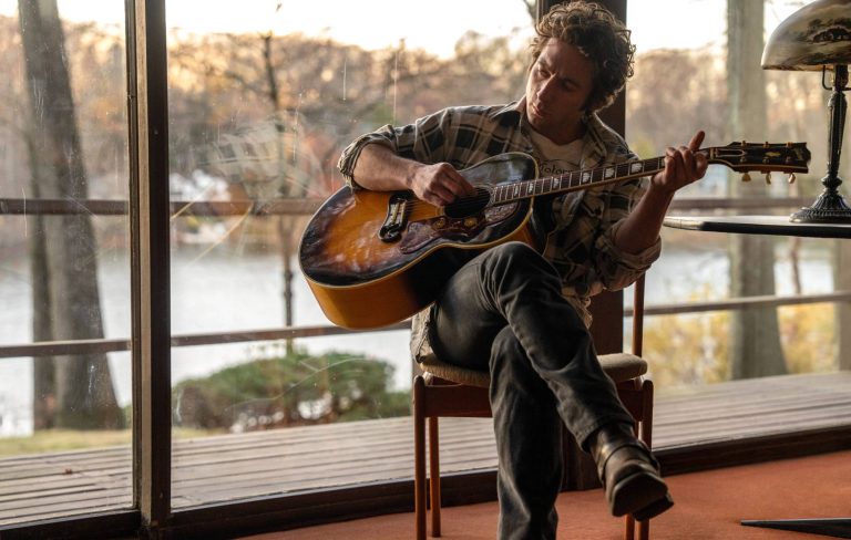 Jeremy Allen White "stunning" as Springsteen, say first 'Deliver Me From Nowhere' reviews