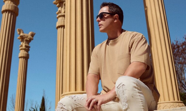 Markus Schulz changes the 'In Search Of Sunrise' game with the release of 'ISOS21s Nocturnal Voyage