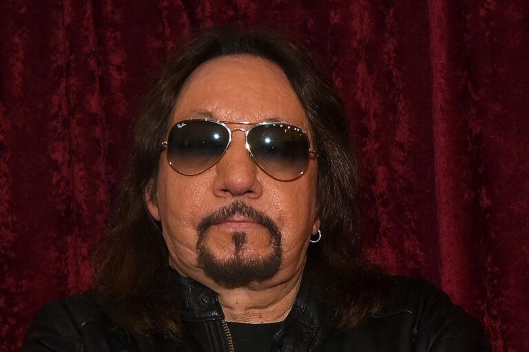 Ace Frehley Honored at Memorial Attended by Ex-KISS Bandmates Ace Frehley Honored at Memorial Attended by Ex-KISS Bandmates