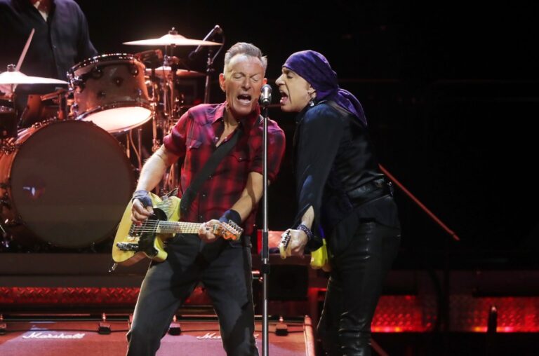 Bruce Springsteen Performs For Steven Van Zandt’s Fundraiser