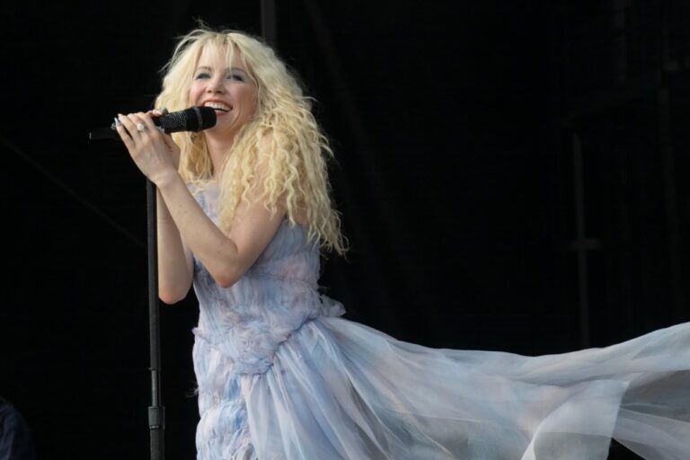 Carly Rae Jepsen and Cole M.G.N. Marry in New York City Carly Rae Jepsen and Cole M.G.N. Marry in New York City