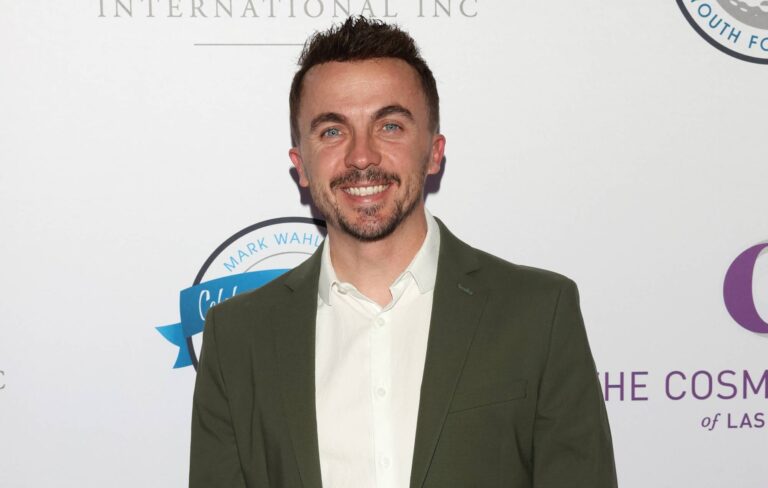 Frankie Muniz shares behind-the-scenes look at ‘Malcolm In The Middle’ reunion Frankie Muniz shares behind-the-scenes look at ‘Malcolm In The Middle’ reunion