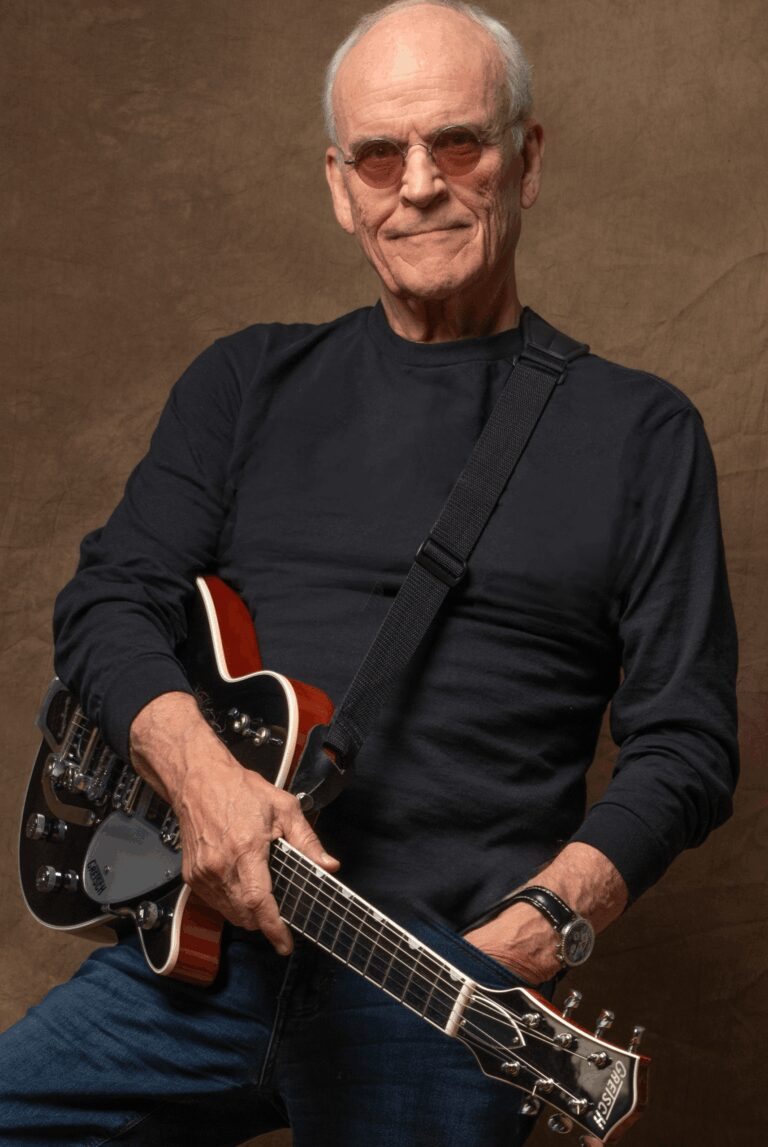 Ian Thomas Talks About The Kinks, The Diversity of Canadian Music and ‘The Unmerited Grace’ of Creative Inspiration