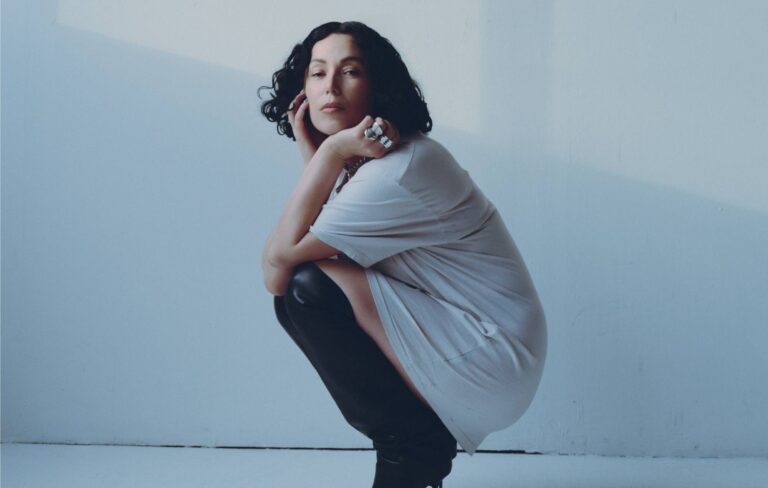 Kelly Lee Owens announces new EP 'Kelly' with urgent single 'Ascend'