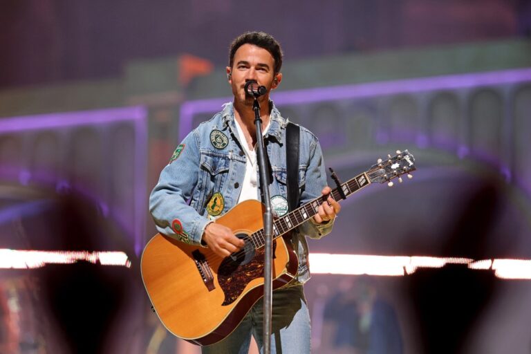 Kevin Jonas Announces Release Date For Debut Solo Single, 'Changing'