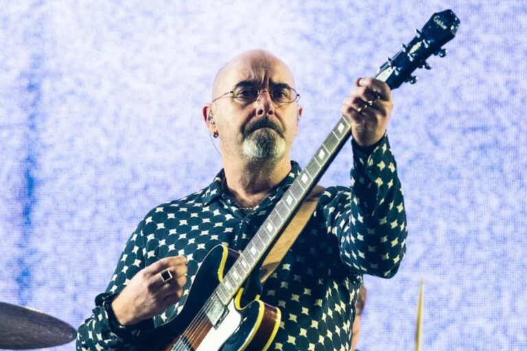 Oasis' Bonehead Diagnosed With Prostate Cancer, Takes Tour Break