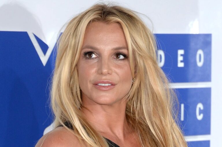 Britney Spears Instagram De-Activated Amid KFed Memoir Headlines
