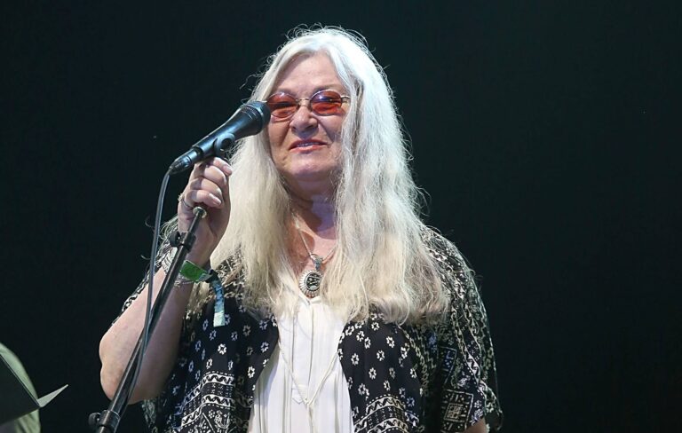 Donna Jean Godchaux, former singer with the Grateful Dead, dies aged 78 Donna Jean Godchaux, former singer with the Grateful Dead, dies aged 78