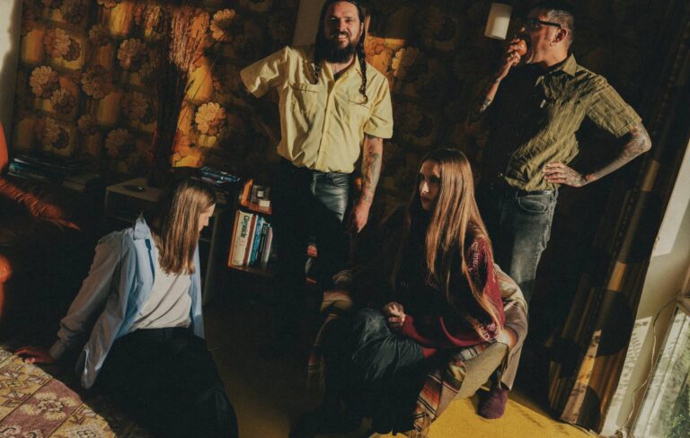 Dry Cleaning share wiry, deadpan single 'Cruise Ship Designer' and announce intimate UK outstore shows