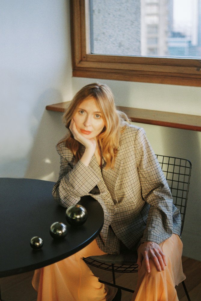 Genevieve Shares New Single ‘Girls’ Genevieve Shares New Single ‘Girls’