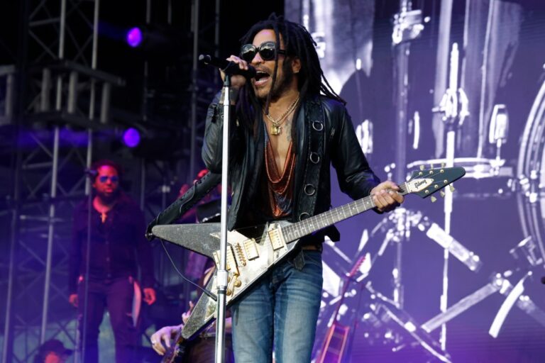 Lenny Kravitz Says Fan Ripped Out Dreadlocks During Brisbane Concert