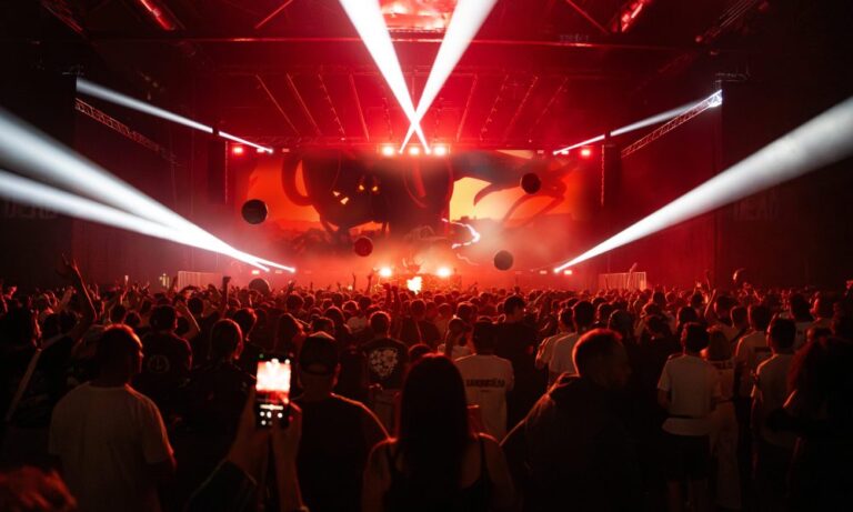 Naeleck Premieres "Animeverse Show" Live at Glaz Arena