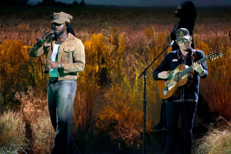 Shaboozey & Stephen Wilson Jr. Sing 'Took a Walk' at CMA Awards