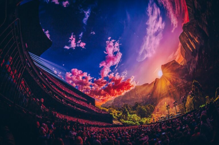 Sphere Entertainment Shares Up 11% as Music Stocks Have Winning Week