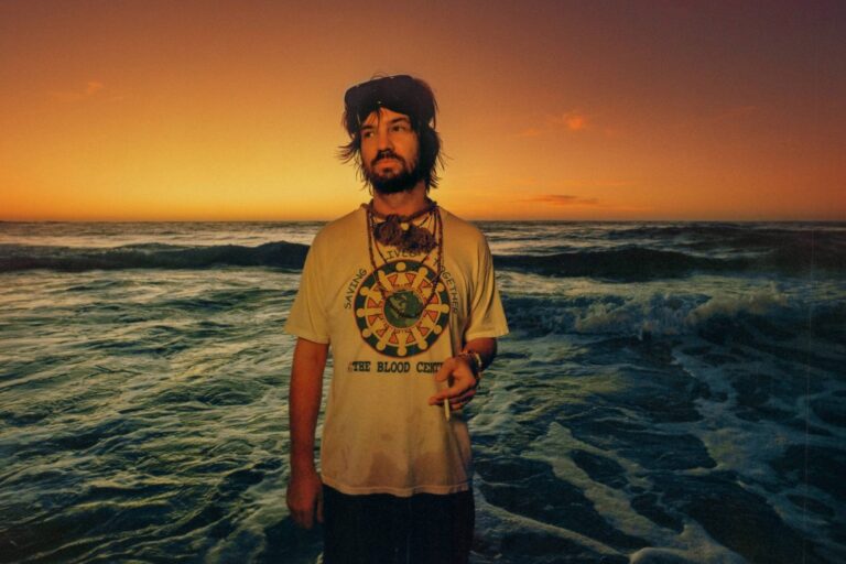 Tame Impala Resurrects ‘Sundown Syndrome’ at Halloween Barclays Show Tame Impala Resurrects 'Sundown Syndrome' at Halloween Barclays Show