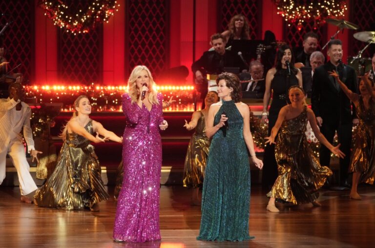 How to Watch the ‘CMA Country Christmas’ Special Online for Free How to Watch the 'CMA Country Christmas' Special Online for Free